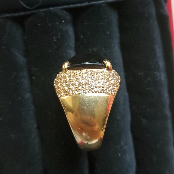 Large goldtone cocktail ring with brown stone - Picture 3 of 6